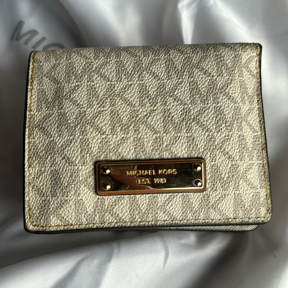 Michael Kors Handbags - Michael Kors Wallet